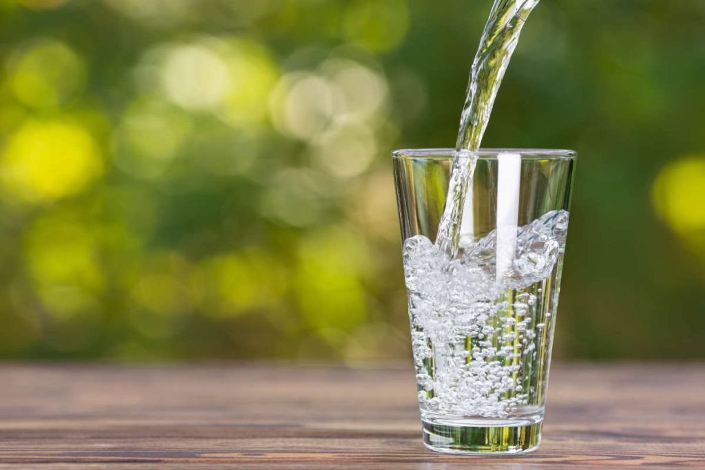 water or tea while fasting for hydration. 